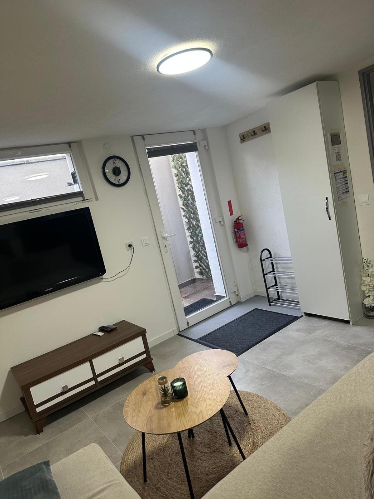 Les Mirabelles Apartment Енсисайм Екстериор снимка
